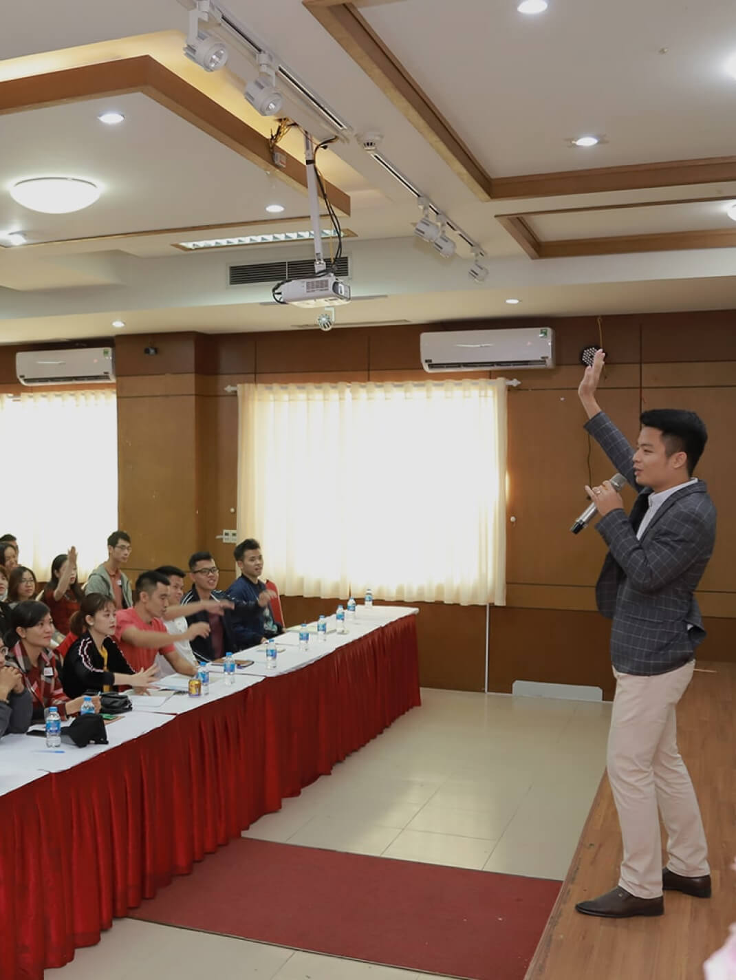 Phụng sự & Mở rộng trong hành trình của Trần Dương